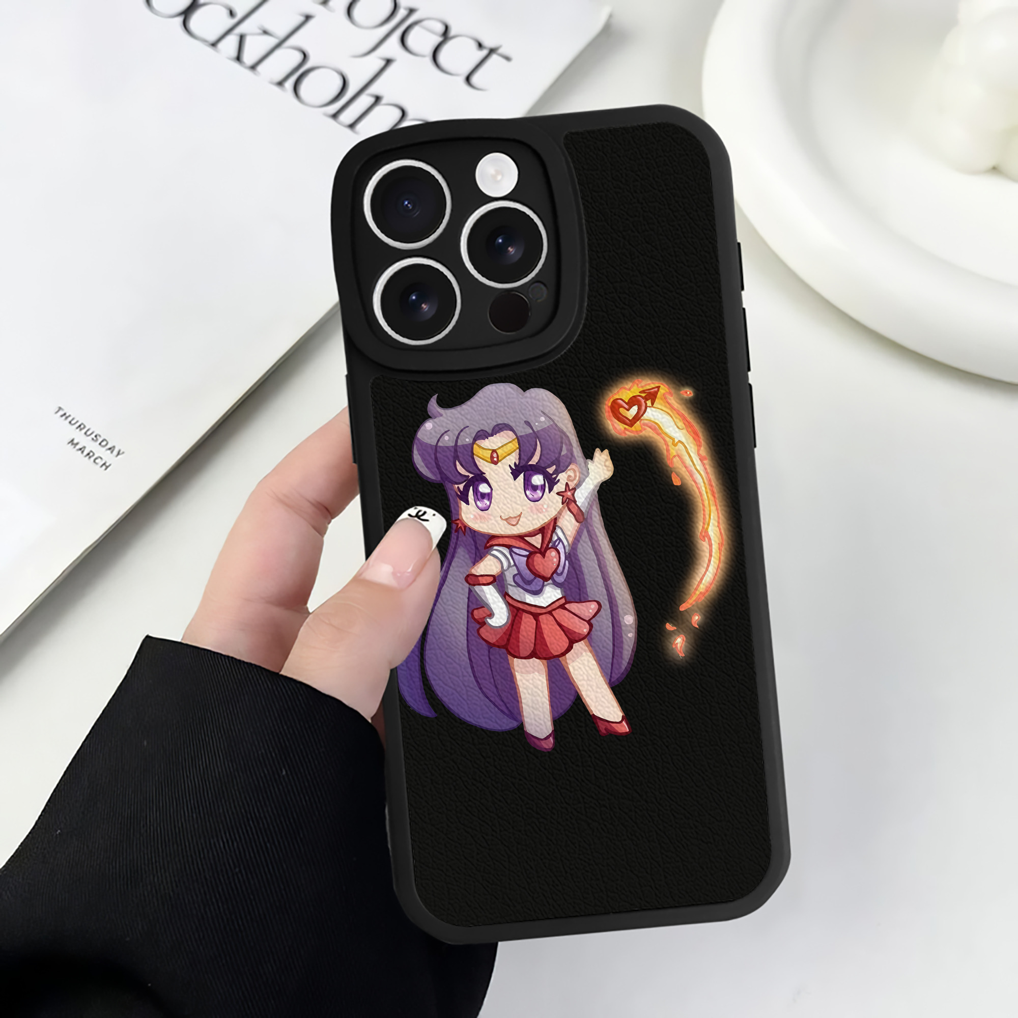 （画像用） 美少女戦士セーラームーン 火野レイ ひの レイ Sailor Moon Hino Rei （セーラーマーズ,Sailor Mars） 【iPhone 16シリーズ対応】シリコンスマホケース（レザー調） 材質：シリコン